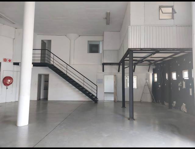 265M² WAREHOUSE TO LET IN RED HILL